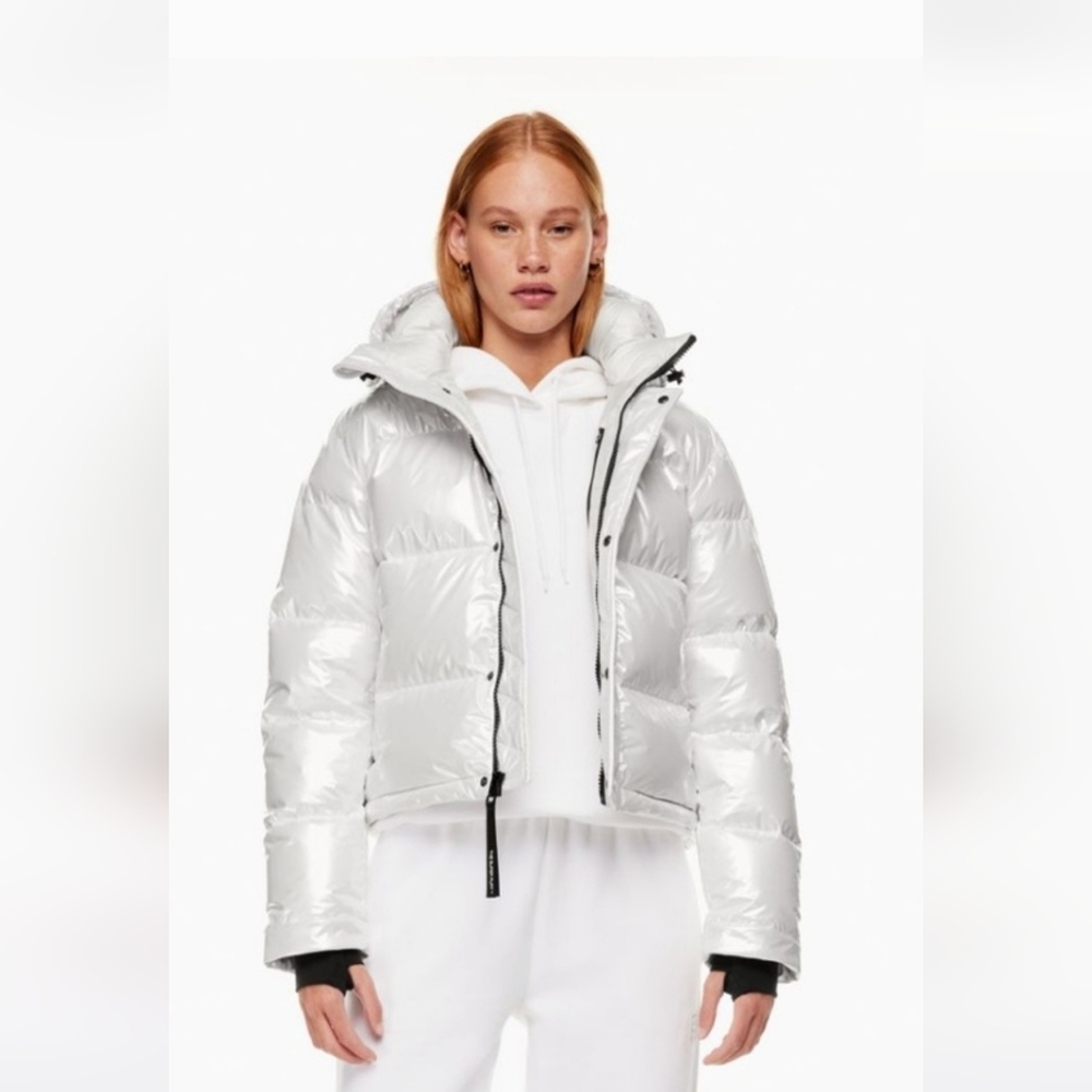 Aritzia SuperPuff Shorty White Pearl Laquer New XS